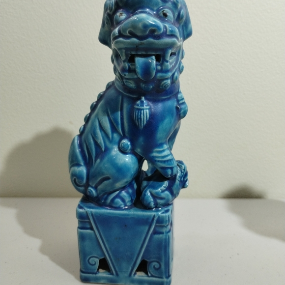 Vintage Pair of Chinese Turquoise Blue Glazed Ceramic 8” Foo Dog Figurines - Picture 7 of 10
